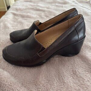 Naturalizer Legacy Brown leather wedge heel Size 7